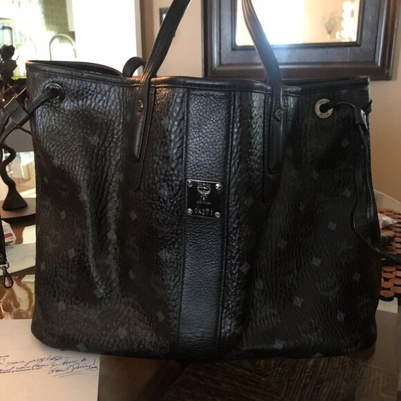 MCM Visetos Medium Liz Reversible Shopper Tote Black - Picture 10 of 11